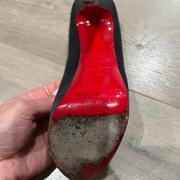 Christian Louboutin: 5 3/4 heel; size 38.5 - Picture 4 of 6